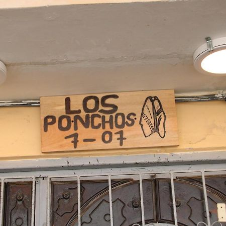 Hospedaje Los Ponchos Otavalo Exterior foto
