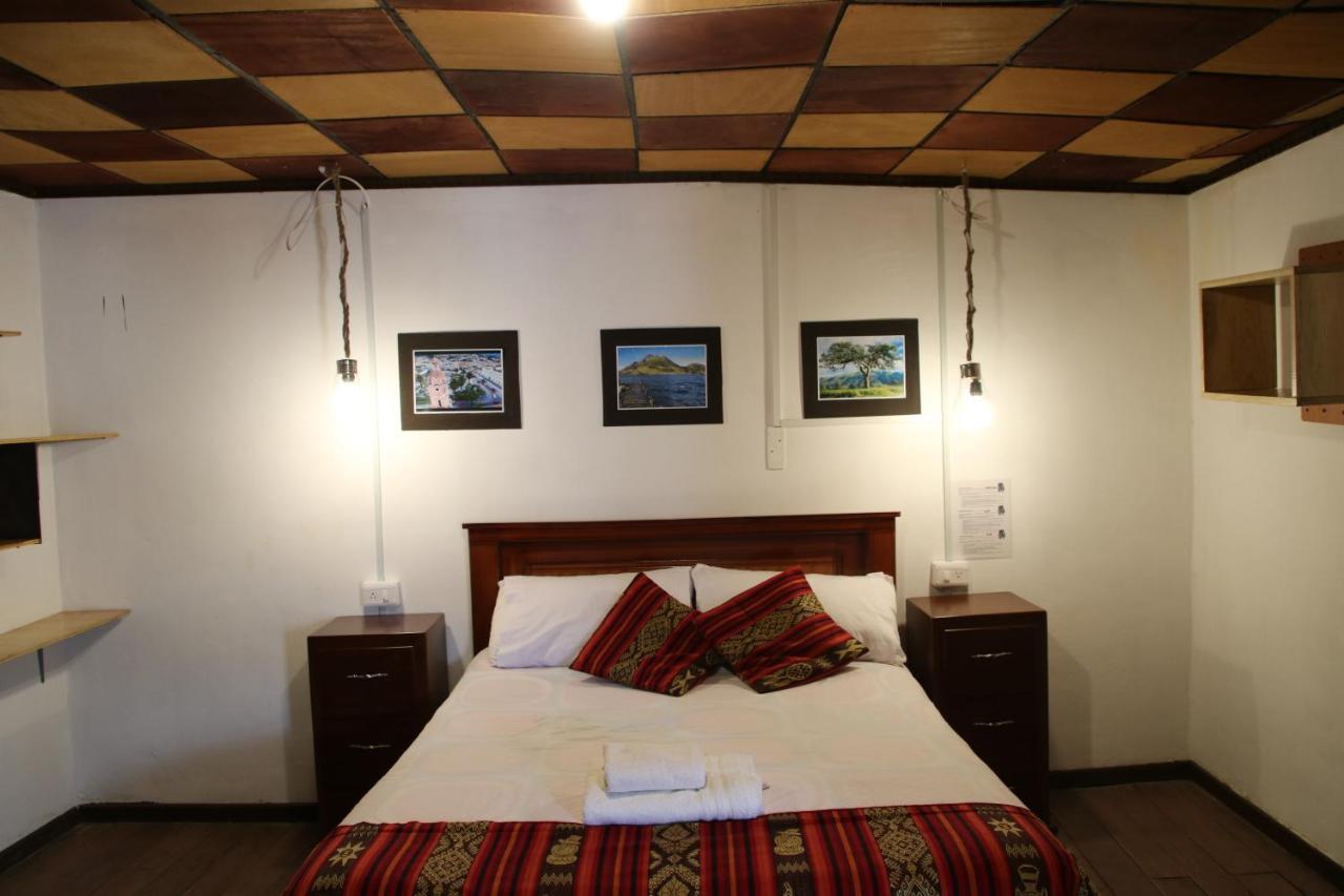 Hospedaje Los Ponchos Otavalo Exterior foto