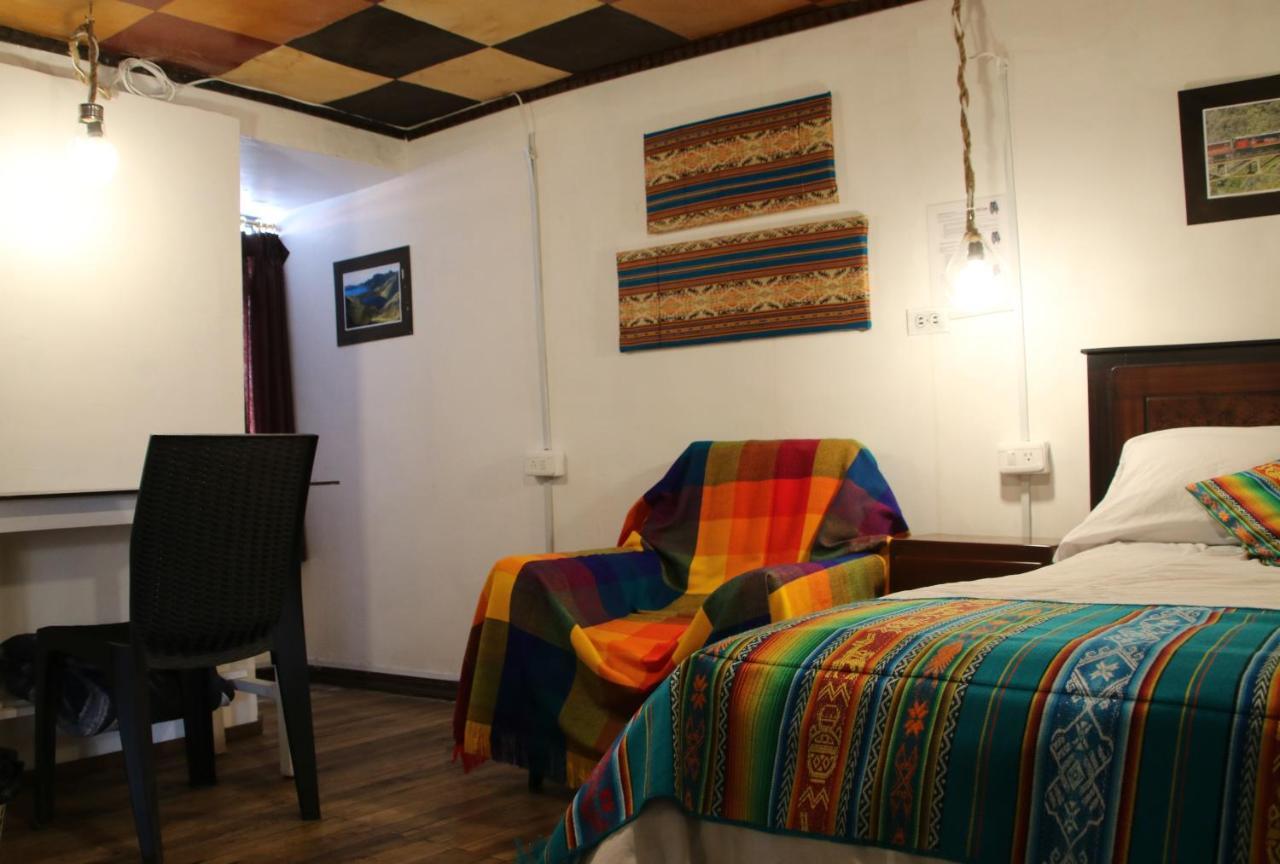 Hospedaje Los Ponchos Otavalo Exterior foto
